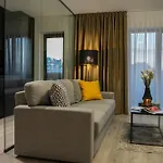 Apartment Luca - Luxury Park-view With Balcony & Parking Bucharest