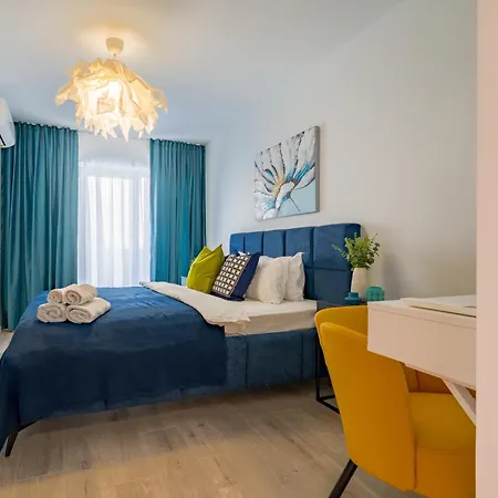 Luca - Luxury Park-view With Balcony & Parking *