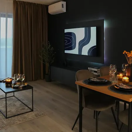 Luca - Luxury Park-view With Balcony & Parking Apartman