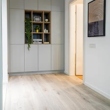 Apartman Luca - Luxury Park-view With Balcony & Parking