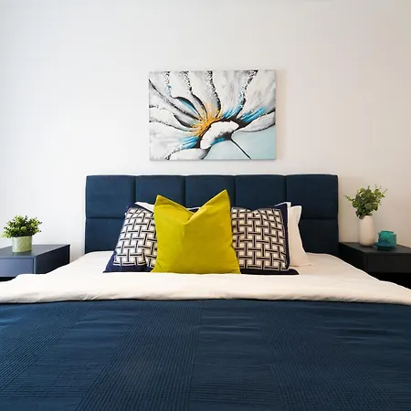 Luca - Luxury Park-view With Balcony & Parking * Bukareszt