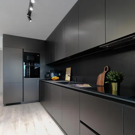 Daire Luca - Luxury Park-view With Balcony & Parking Bükreş