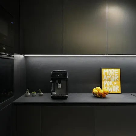 Luca - Luxury Park-view With Balcony & Parking *