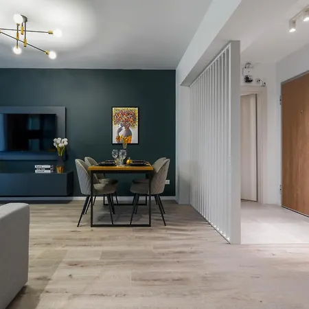 Luca - Luxury Park-view With Balcony & Parking Bukareszt