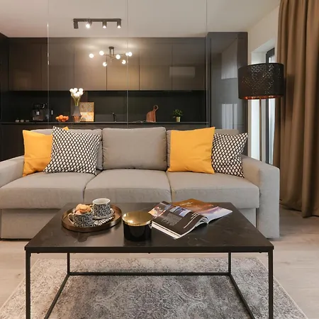 Luca - Luxury Park-view With Balcony & Parking Apartament