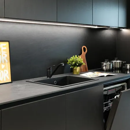 Apartman Luca - Luxury Park-view With Balcony & Parking Bukarest