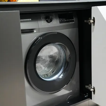 Luca - Luxury Park-view With Balcony & Parking Bukarest