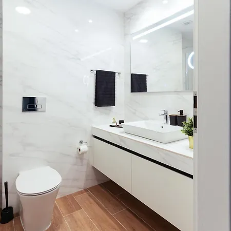 Apartament Luca - Luxury Park-view With Balcony & Parking Bukareszt