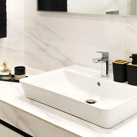 Apartman Luca - Luxury Park-view With Balcony & Parking Bukarest