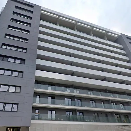 Luca - Luxury Park-view With Balcony & Parking