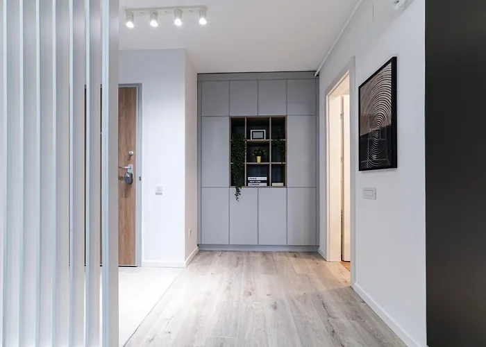 Luca - Luxury Park-view With Balcony & Parking *