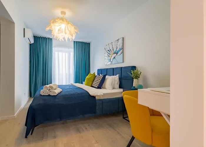 Luca - Luxury Park-view With Balcony & Parking *