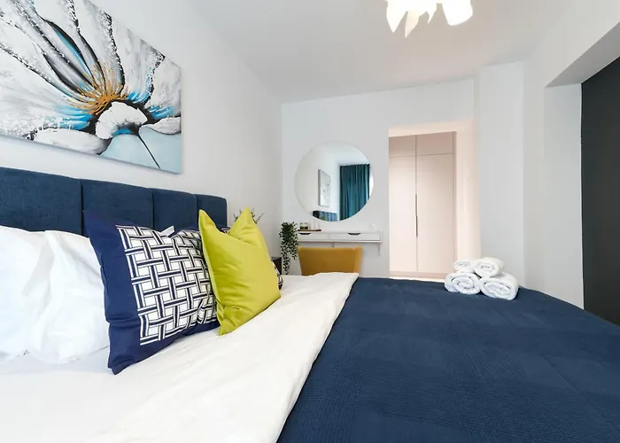 Luca - Luxury Park-view With Balcony & Parking Бухарест