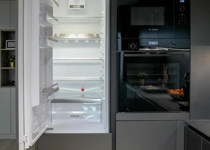 Luca - Luxury Park-view With Balcony & Parking