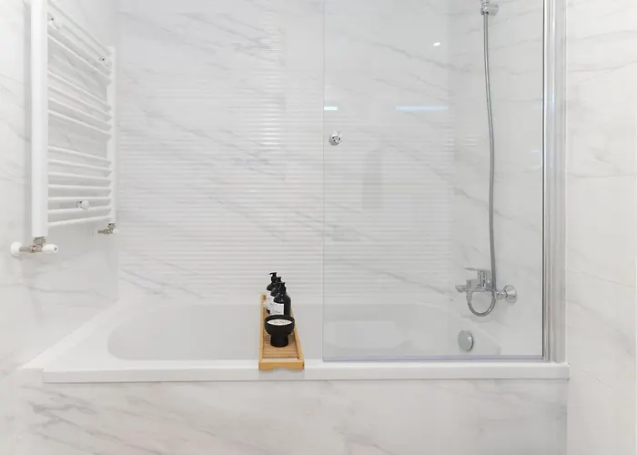 Апартаменти Luca - Luxury Park-view With Balcony & Parking