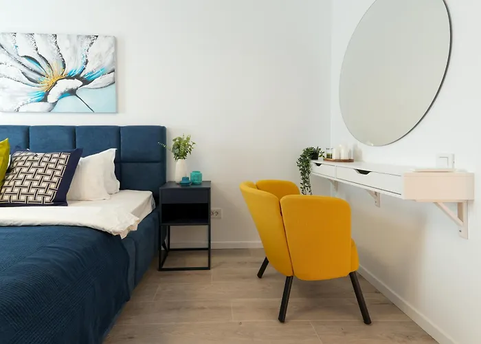 Luca - Luxury Park-view With Balcony & Parking Бухарест