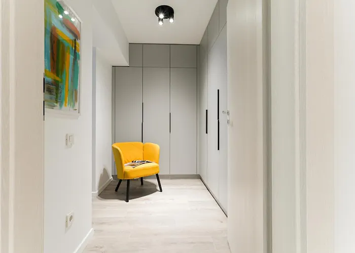 Luca - Luxury Park-view With Balcony & Parking Apartament *